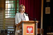 Joanna Jasiak - dyrektor Delegatury Małopolskiego Kuratorium Oświaty w Tarnowie podczas przemówienia