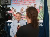 I Małopolski Wicekurator Oświaty udziela wywiadu dla Tarnowskiej TV.