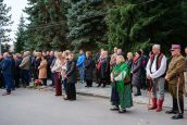 Zebrani goście na uroczystości Zadusznej