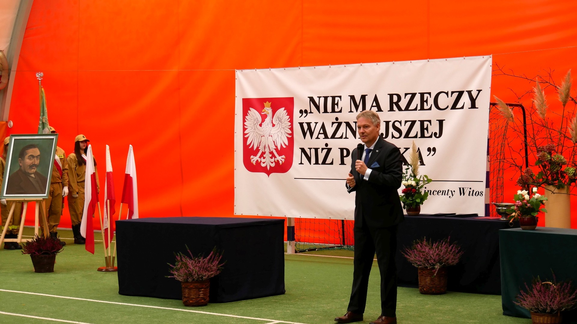 Uroczystość przekazania Nowego Sztandaru w Zespole Szkół Ponadpodstawowych im. Wincentego Witosa w Giebułtowie