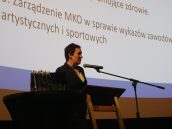 II Małopolska Wicekurator Oświaty Katarzyna Mitka witająca zaproszonych gości i przedstawiająca plan wydarzenia.